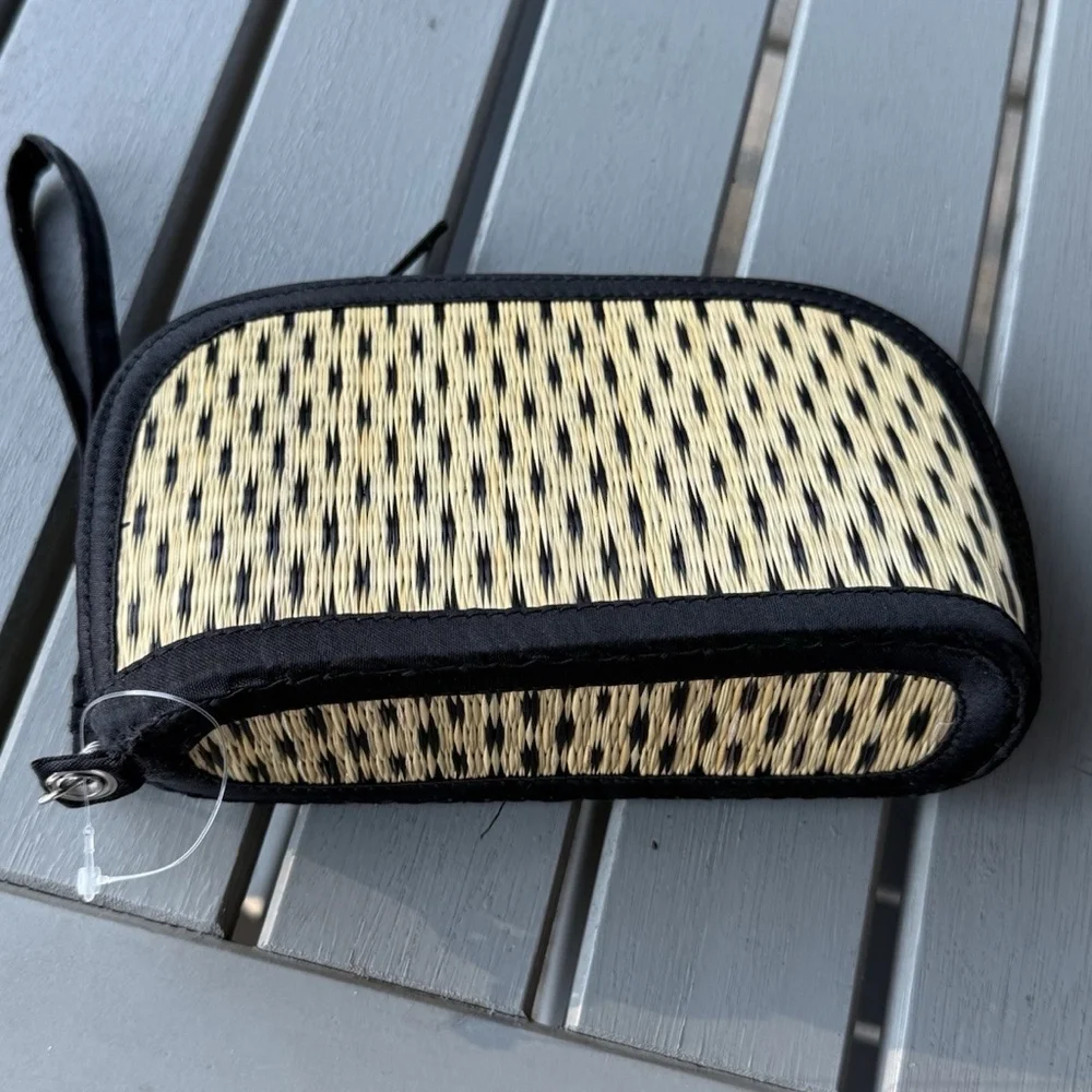 Saraye Tatami Baskets of Cambodia Woven Grass Wristlet w Zipper Makeup Bag
